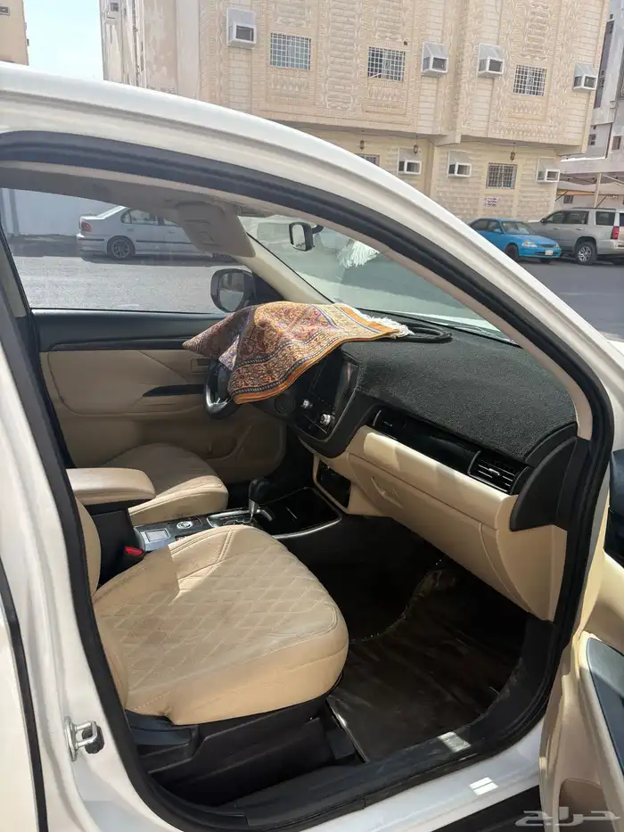 مستوبشي اوتلاندر 2022 7