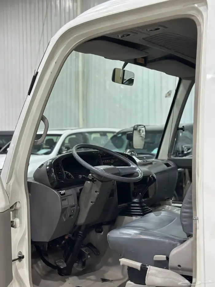 كوستر 2012 بنزين 30 راكب 6