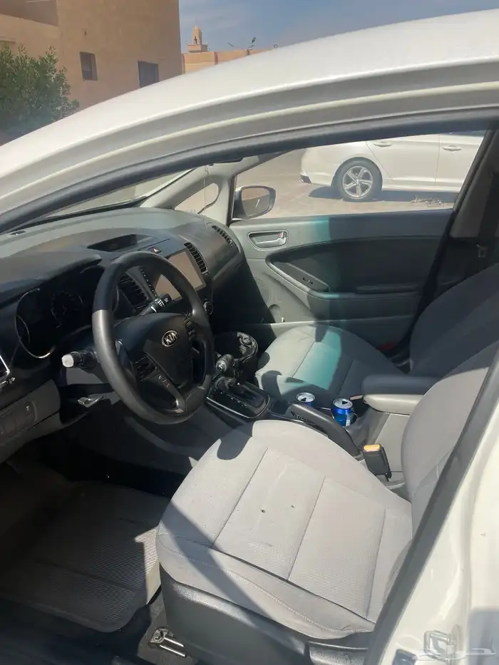 كيا سيراتو 2018 للبيع بحالة جيده 8