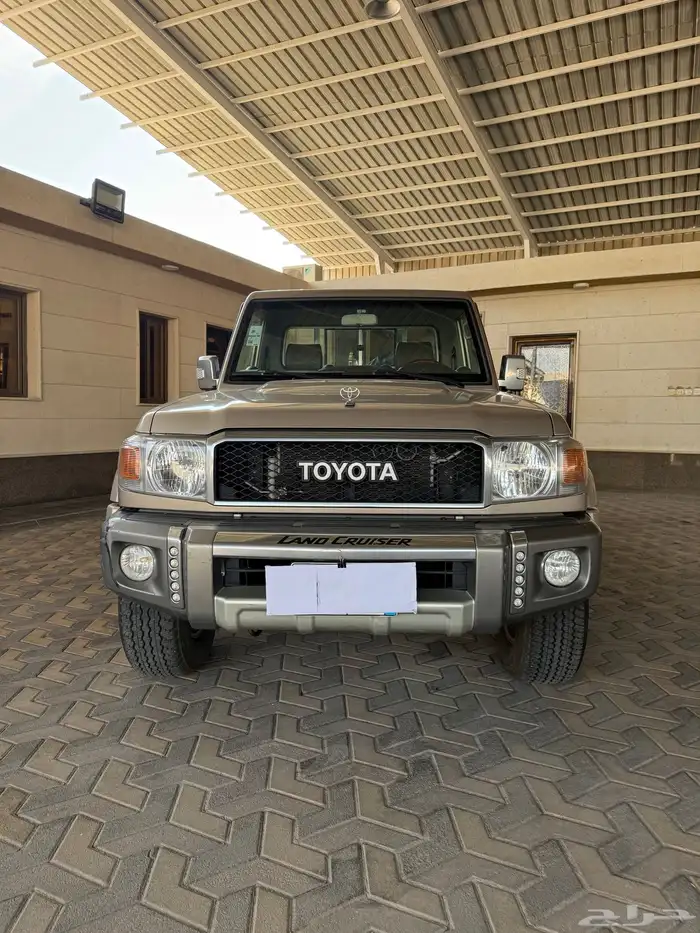 تويوتا شاص بريمي رفرف موديل 2016 0