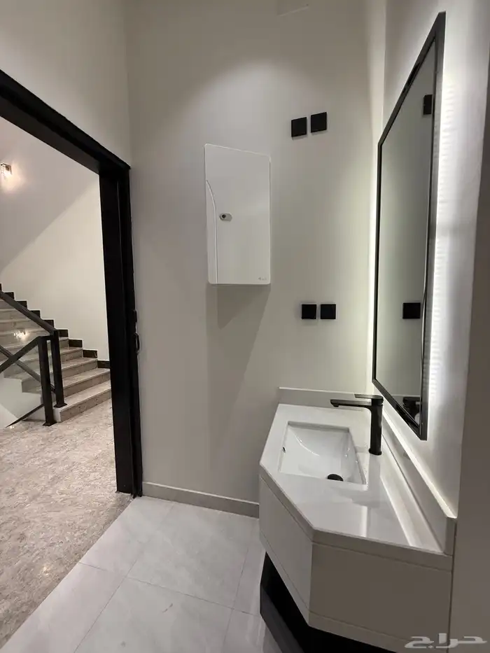 للبيع ارواف ارضيه وارواف علويه ببايكة سيارة ابها حي الزهور 37