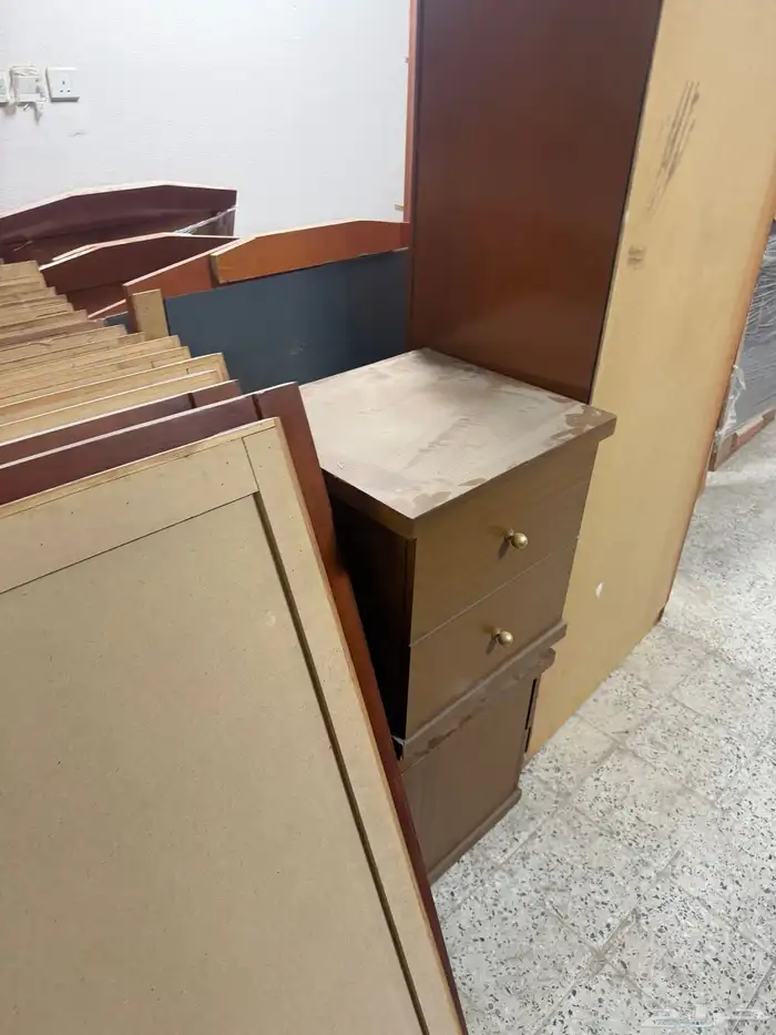 دولاب و تسريحة و ضهر سرير خشب للبيع بمكة المكرمة 6