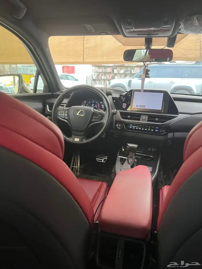 لكزس UX موديل 2023 مخزن ممشى قليل 17