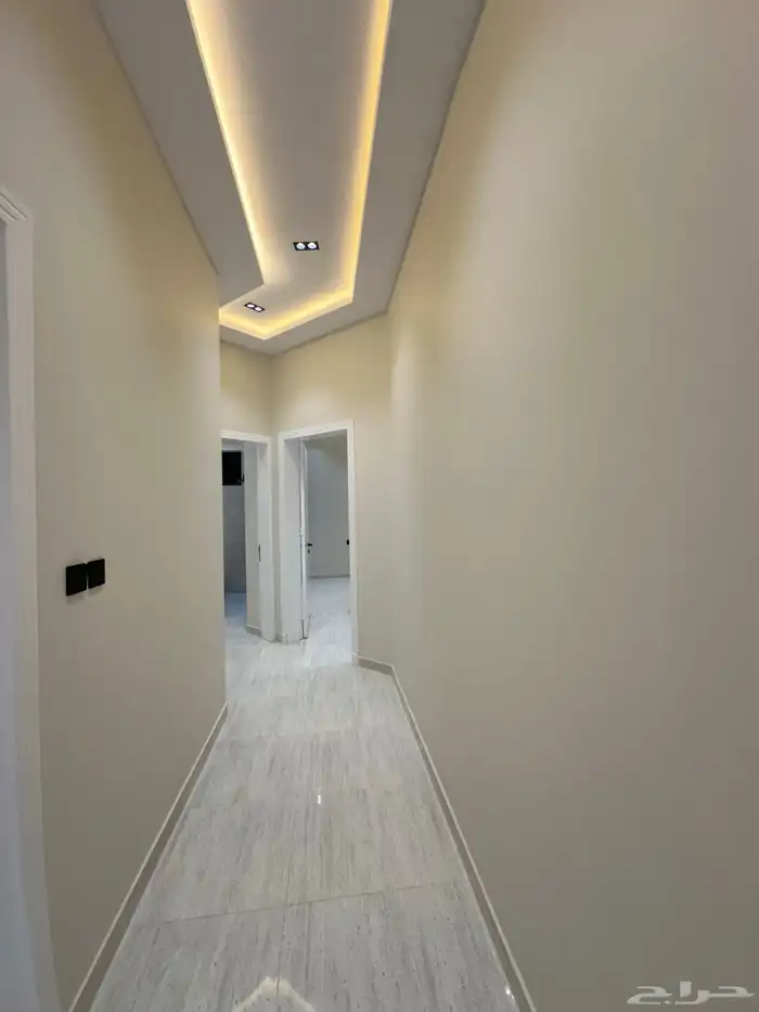 للبيع شقه ارضيه بمدخل سياره قريبه من مطار ابها 13