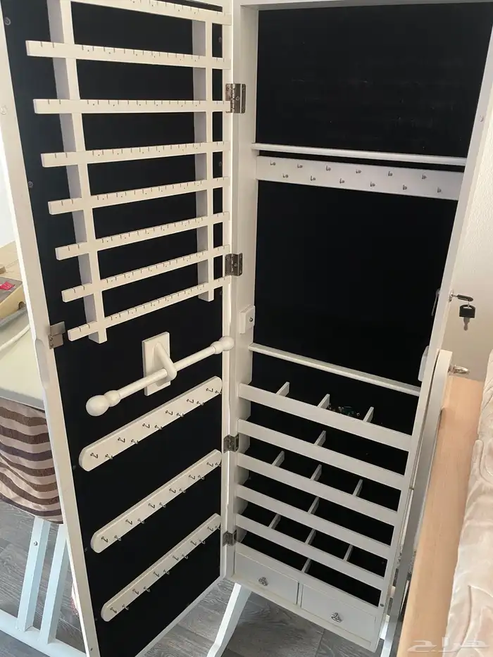 دولاب اكسسوارت استخدام نظيف جدا 0