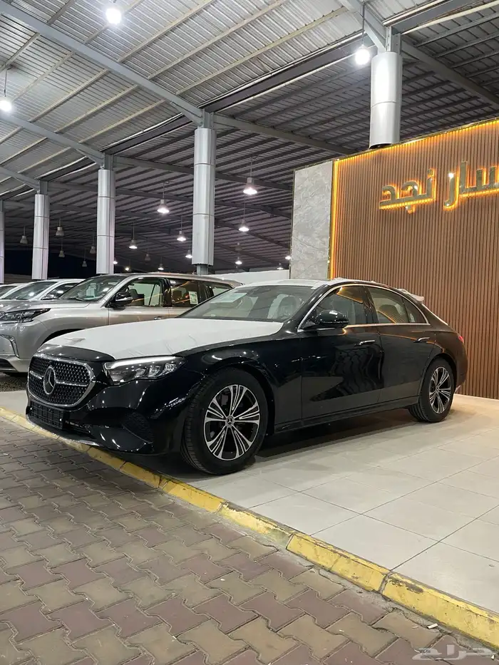 مرسيدس E200 موديل 2025 فل كامل 5