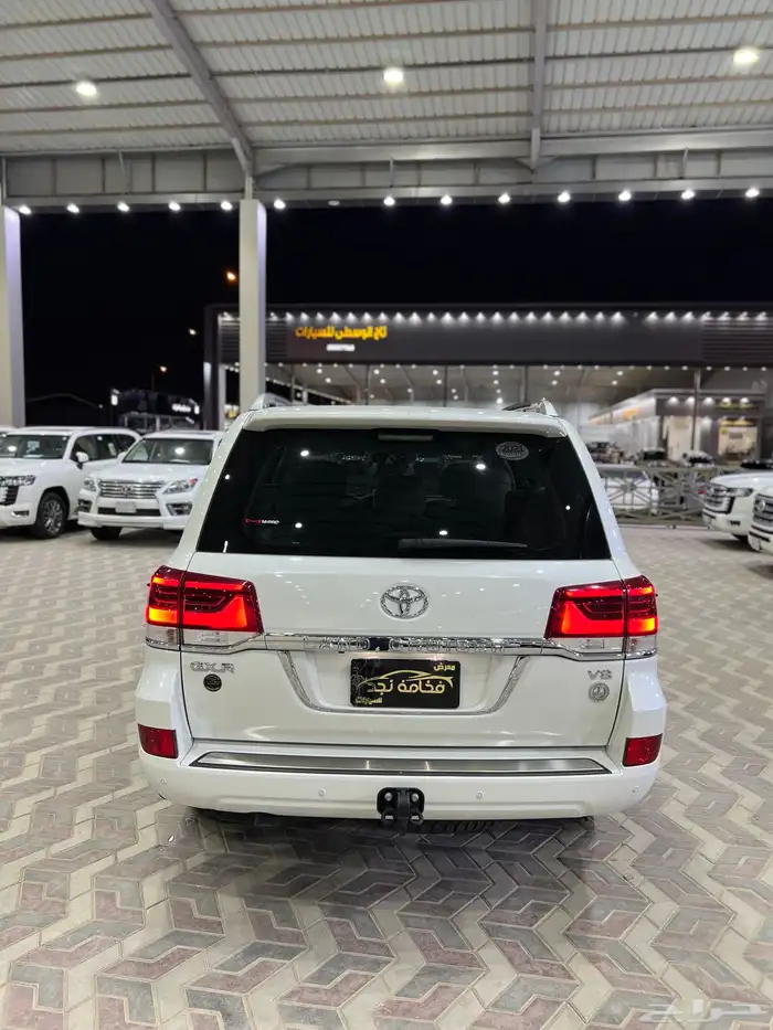 تويوتا لاندكروزر 2021 وارد الساير ماشي 69 الف قمة فالنظافة 5