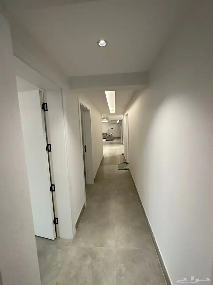 شقة فاخرة مؤثثة في حي الملقا مساحة 185م 13