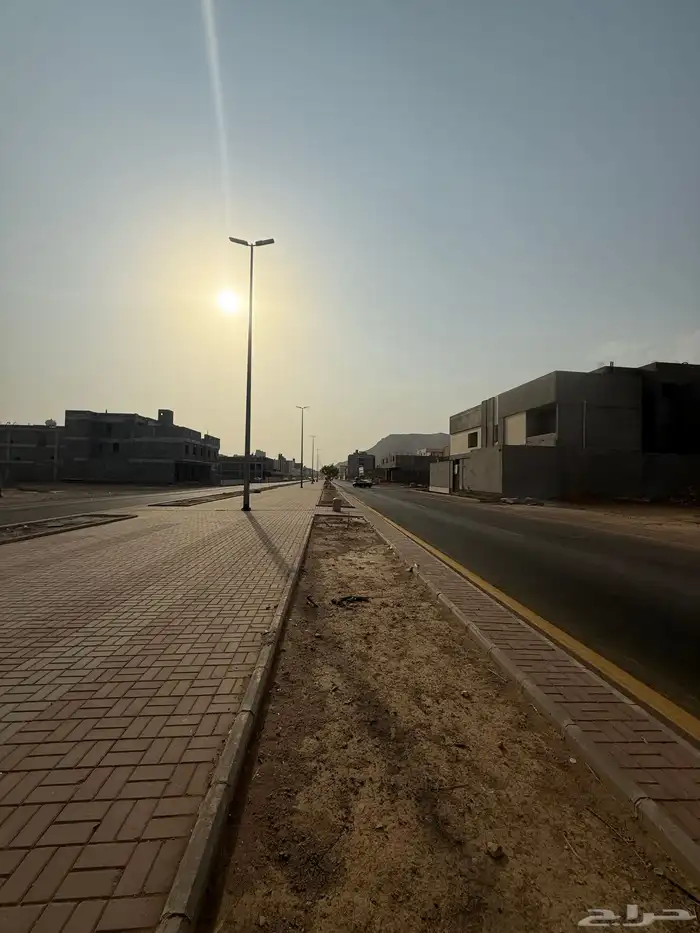 للبيع ارض تجارية في مخطط السلام م623 شارع35م شمالي 8