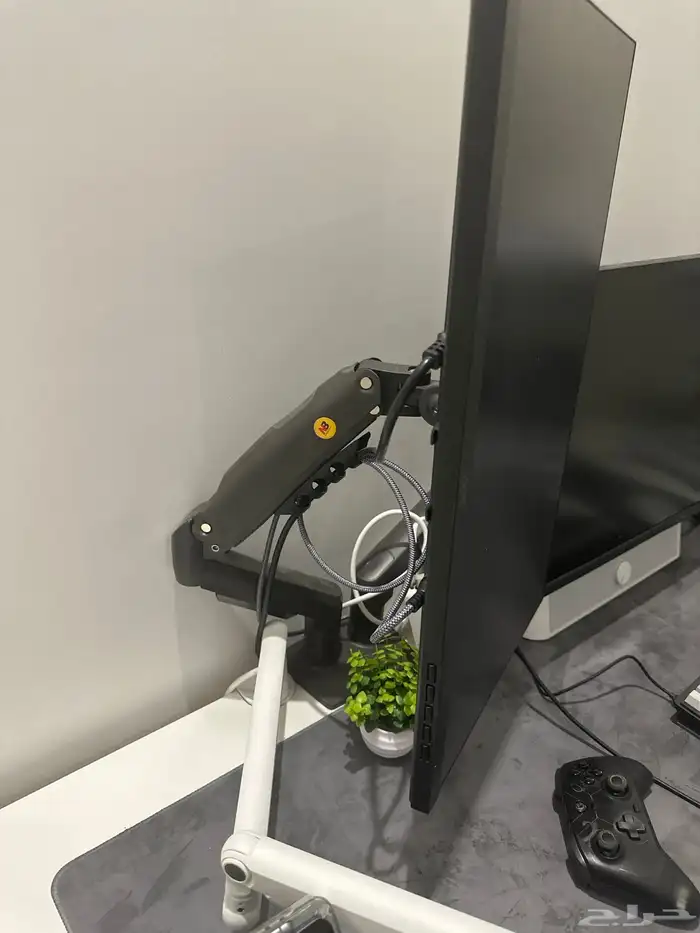 ستاند شاشتين من np north 2