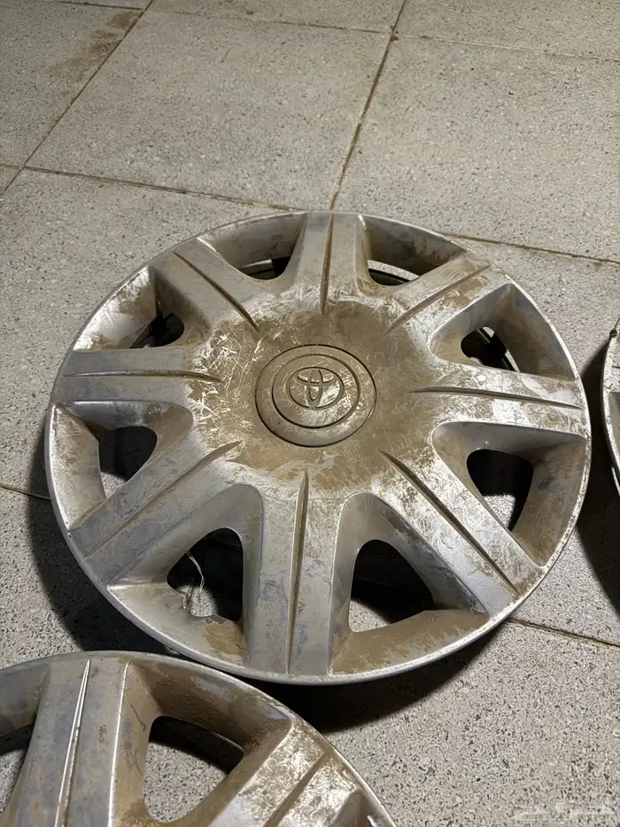 طيس كامري 2004 اصلي وكاله جديد بالكرتون . 3