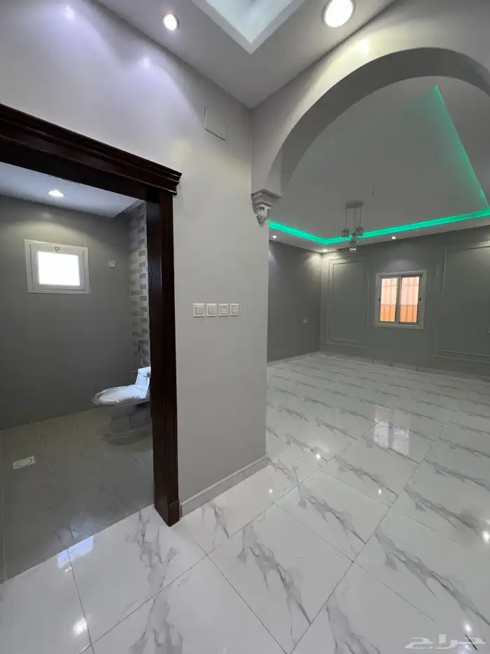 اخر روف بملحق للبيع بحي النعمان قرب الرصراص والقاعدة الجوية 45