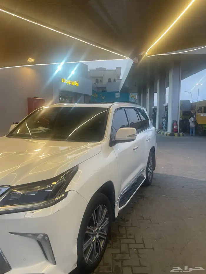 جيب لكزس LX 2016 1