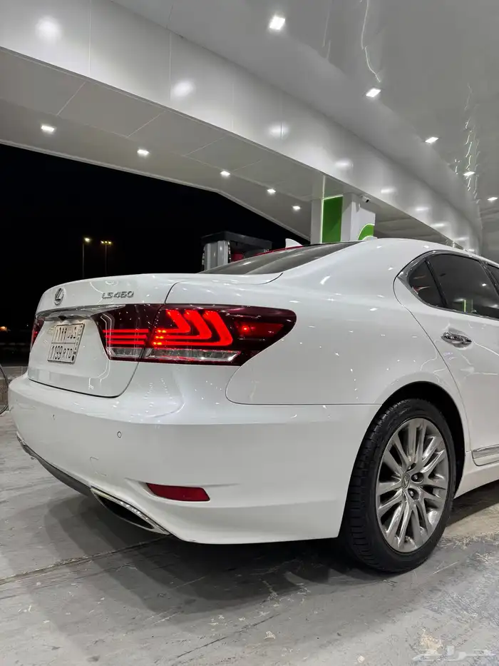 لكزس LS460 2015 وكالة 18
