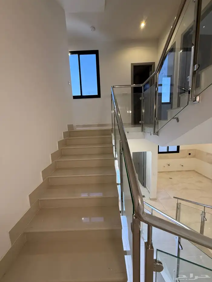 فيلا جديدة فاخرة للإيجار إسكان فالي شارعين 3500 ريال شهريا 6