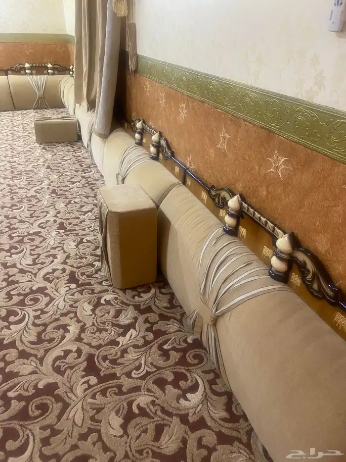 فرشه ومخاد ومراكي المقاس تقريبا7في4 3