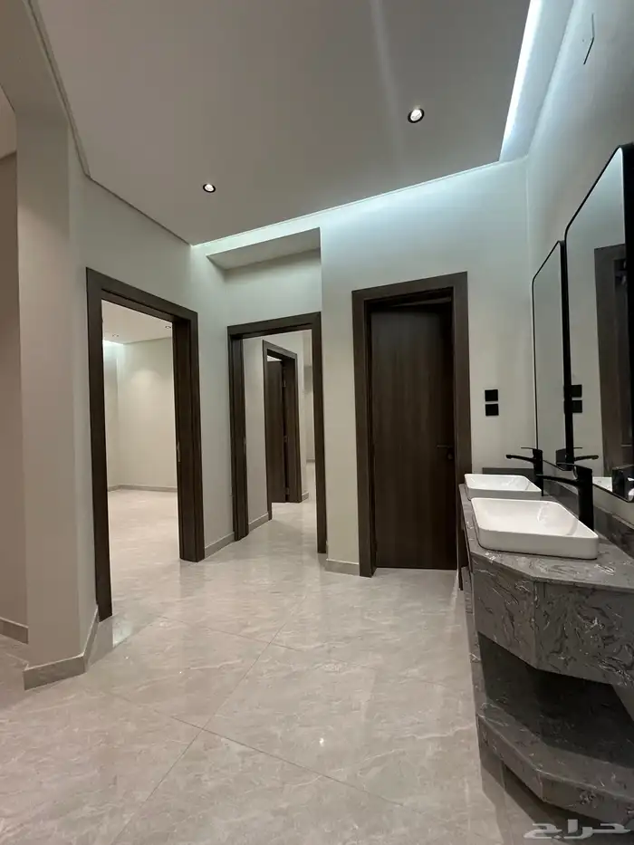 شقه للبيع ارضي مدخل خاص 2