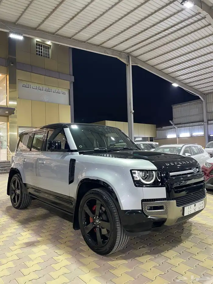 لاندروفر ديفندر X110 خليجي 2021 شبه جديد 4