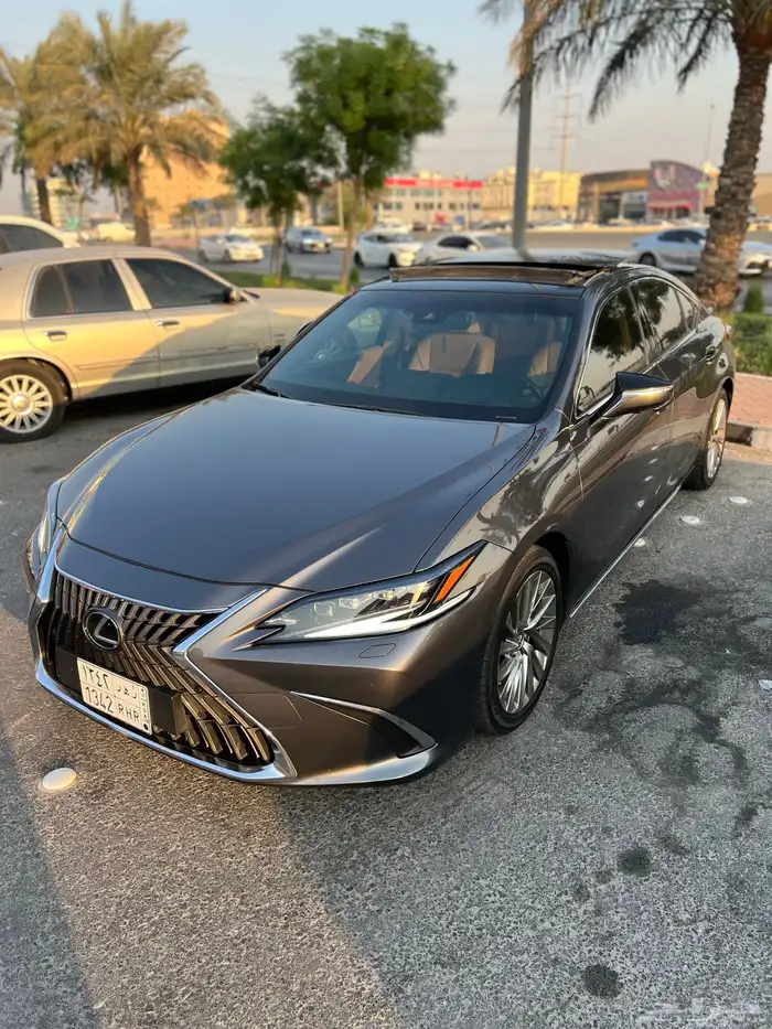 2023 لكزس ES350 DD فل كامل سعودي 7