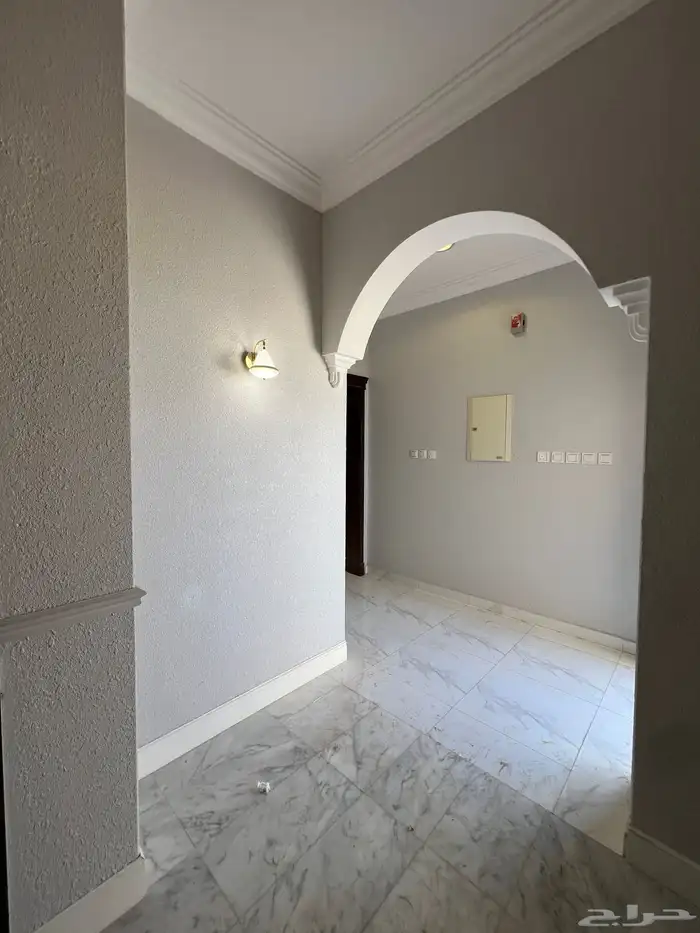 اخر روف بملحق للبيع بحي النعمان قرب الرصراص والقاعدة الجوية 40