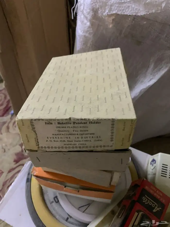 أفياش بيوت قديمة مفيش مروحة 13