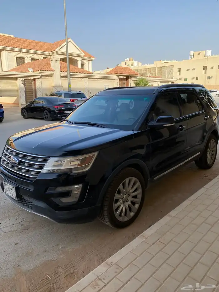 للبيع فورد اكسبلورر 2017 اسود XLT مالك اول دبل 1