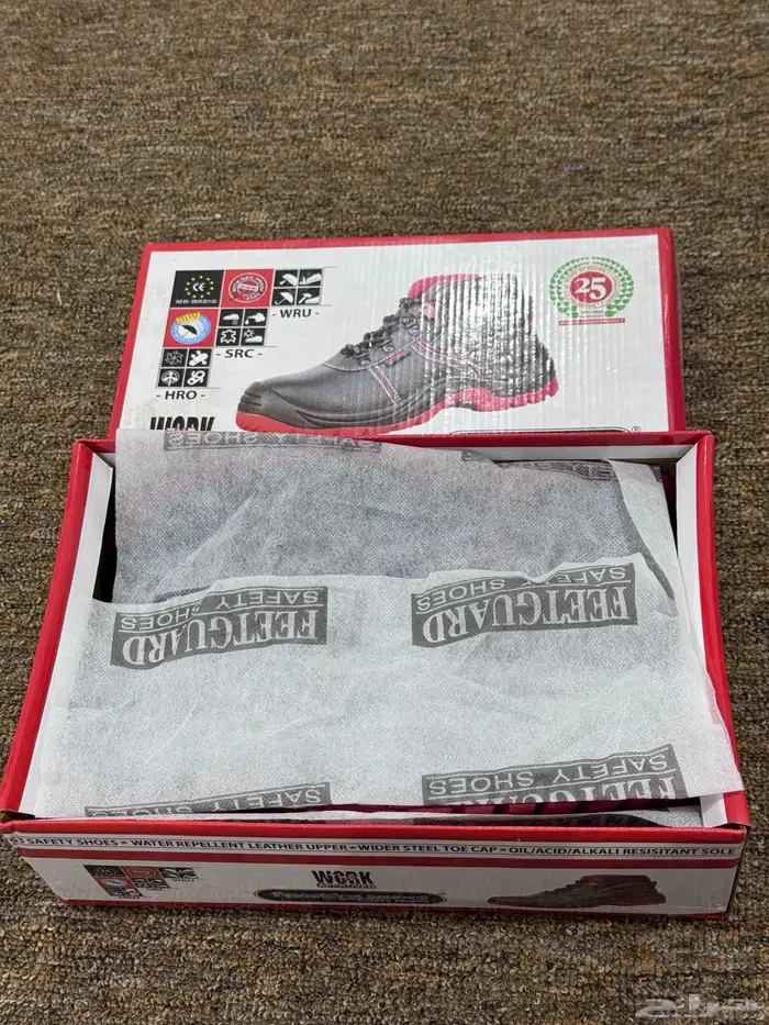 New safety shoes  size 44 1