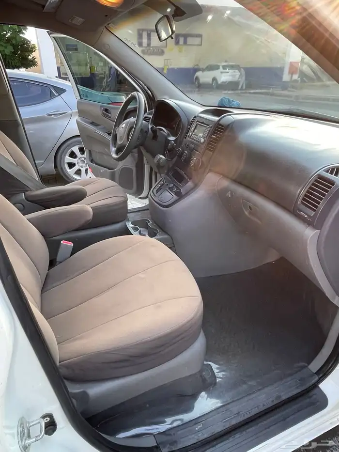 كيا كرنفال موديل 2013 ماشي 359000KM 8