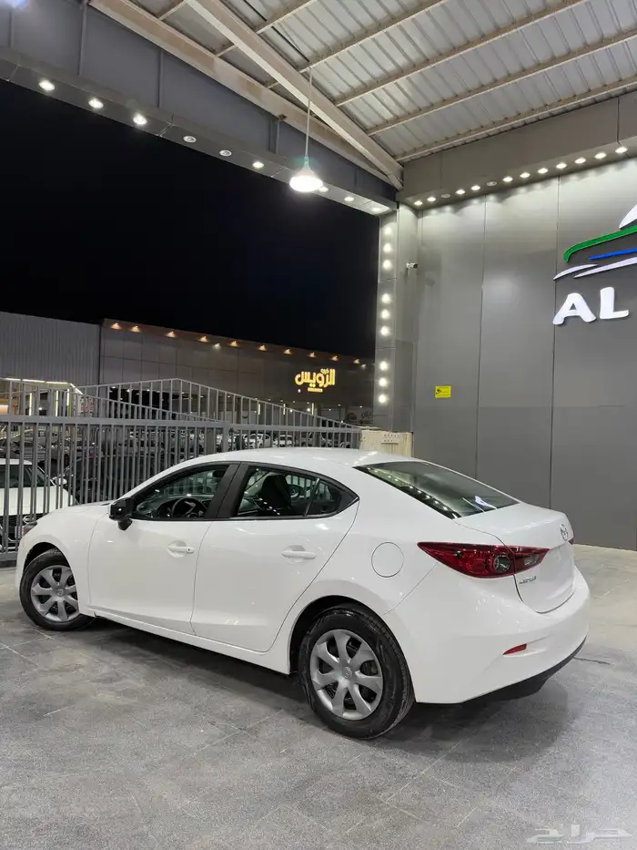 مازدا 3 2019 لؤلؤي متوفر لدى معرض(عبيد الرشيدي) 4