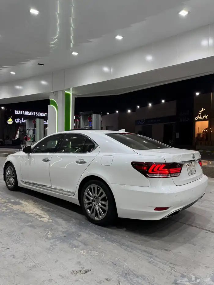 لكزس LS460 2015 وكالة 12