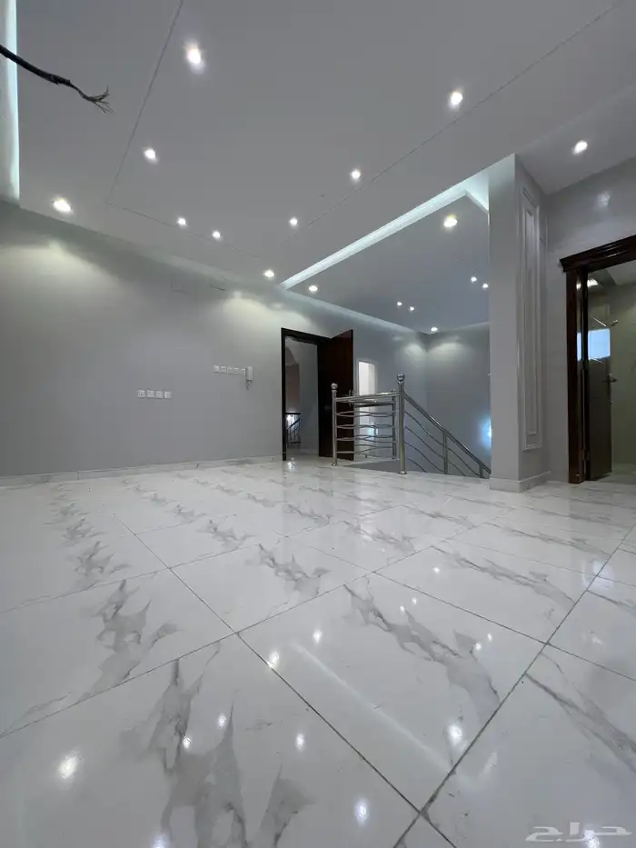 اخر روف بملحق للبيع بحي النعمان قرب الرصراص والقاعدة الجوية 50