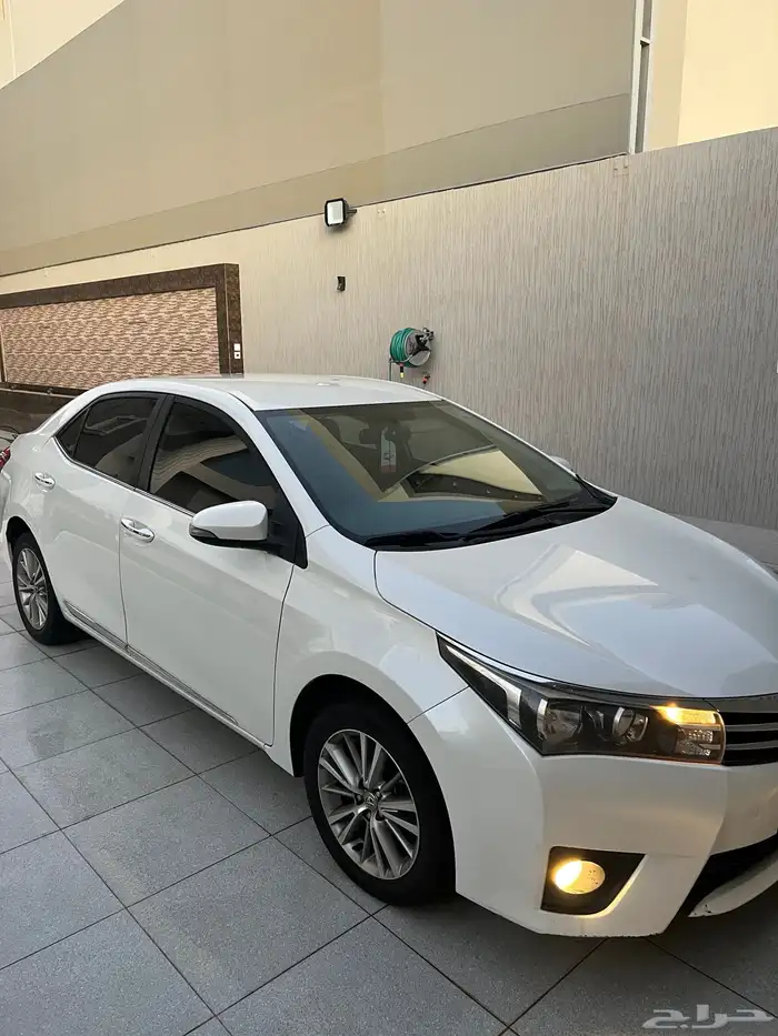 كورولا 2015 نص فل نظيفة 2