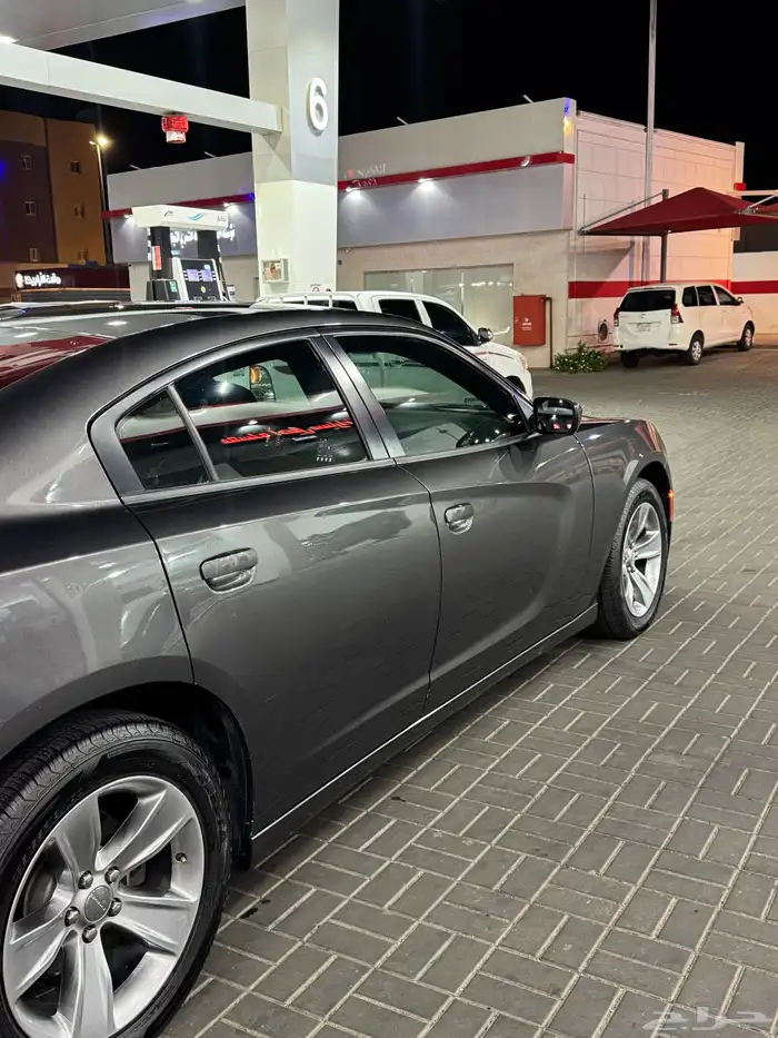 للبيع دوج تشارجر 2020 4