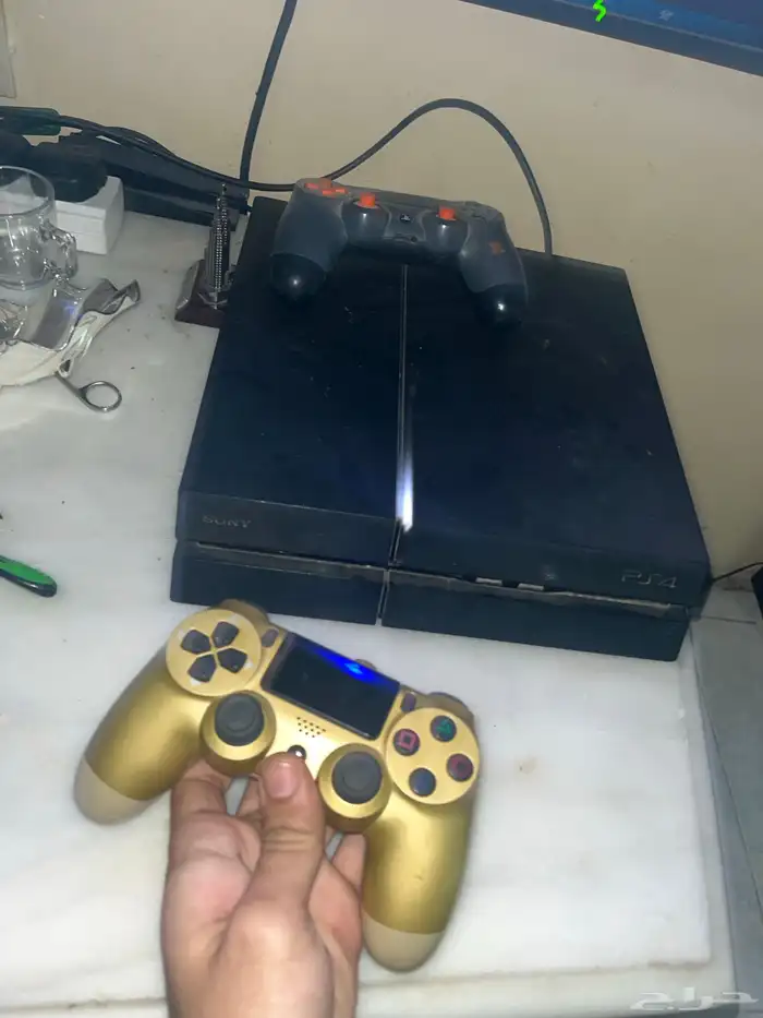 سوني فور 4 استعمال نظيف جدا  و ما يشكو من شي ون تيرا 0