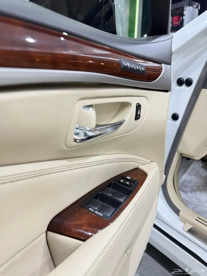 لكزس LS460 2015 وكالة 29