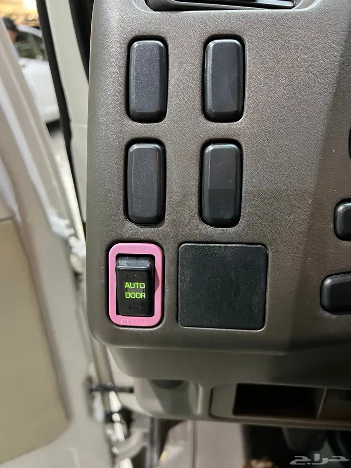 للبيع باص ميتسوبيشي روزا موديل 2014 ديزل (مخزن) 30 راكب 12