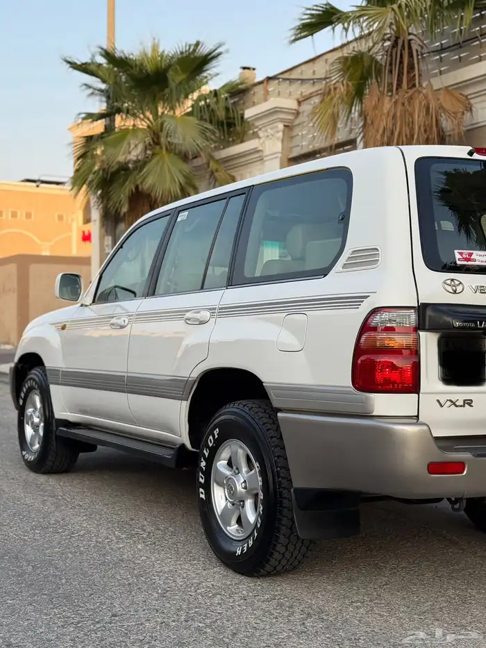 لاندكروزر VXR فكسار قير عادي اساس فل ( وكالة ) 18