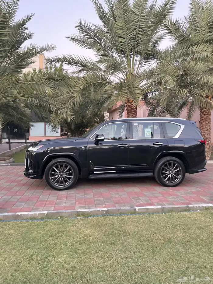 لكزس 2024 f يحمل لوحه مميزه 1