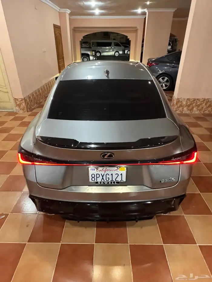 لكزس IS 350 F Sport 2023 15