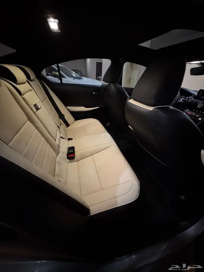 لكزس IS 350 F Sport 2023 33