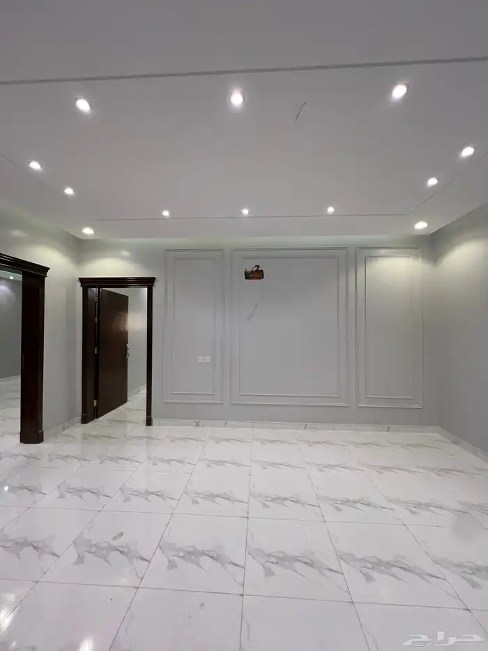 اخر روف بملحق للبيع بحي النعمان قرب الرصراص والقاعدة الجوية 38