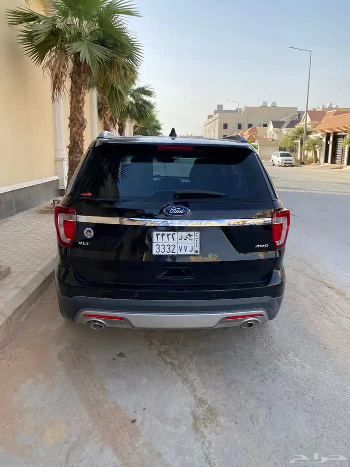 للبيع فورد اكسبلورر 2017 اسود XLT مالك اول دبل 8
