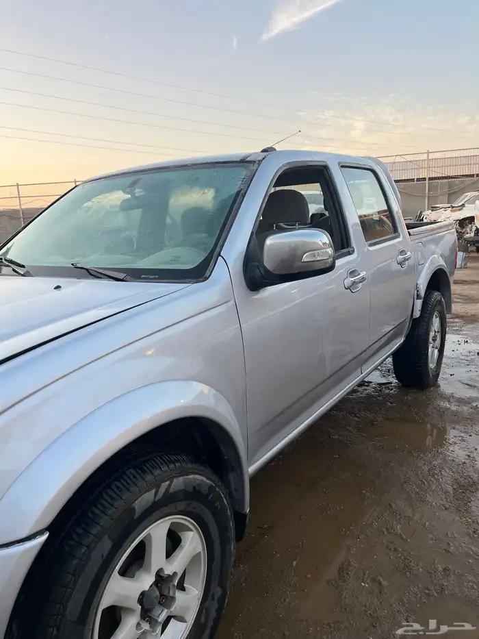 ايسوزو 2006 مصدوم قطع غيار فقط 4