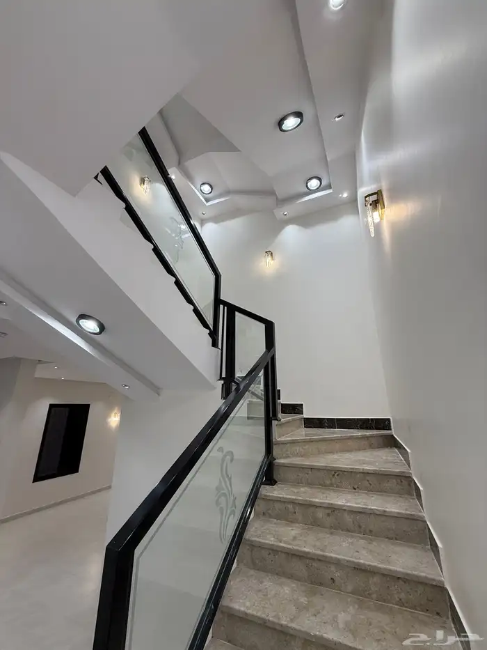 للبيع ارواف ارضيه وارواف علويه ببايكة سيارة ابها حي الزهور 20