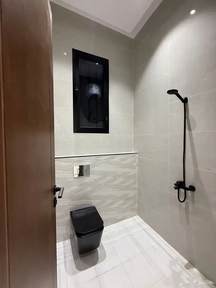 للبيع ارواف ارضيه وارواف علويه ببايكة سيارة ابها حي الزهور 8