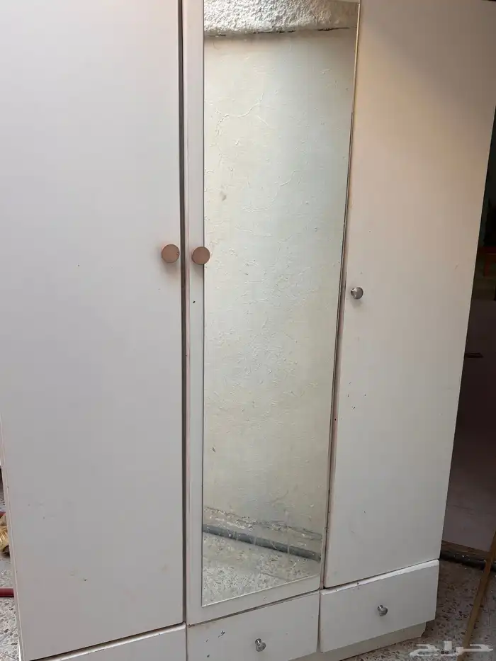 دولاب 3 ابواب مع مرايه و ادراج البيع مستعجل 1