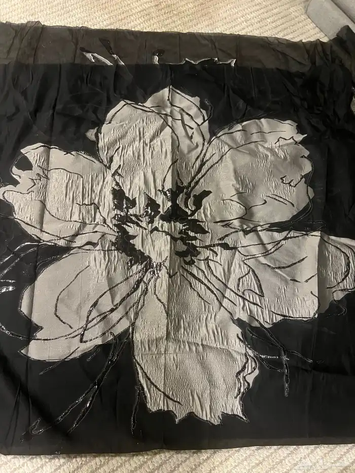 اغراض متجرللعبايات للبيع للبيع اقمشه وكلف عبايات جديده 31