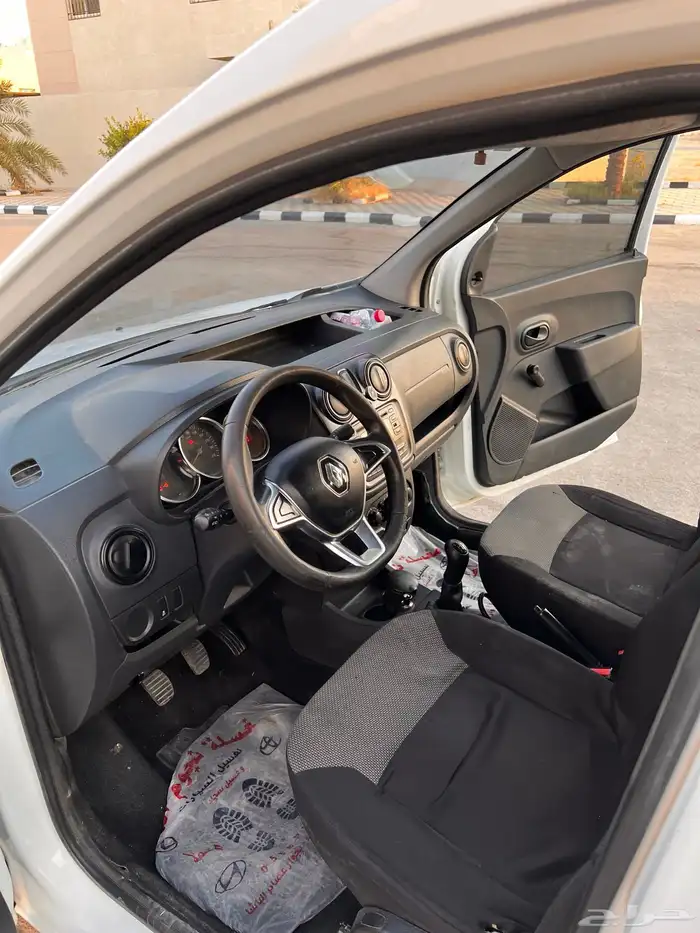 رينو دوكار فان 14