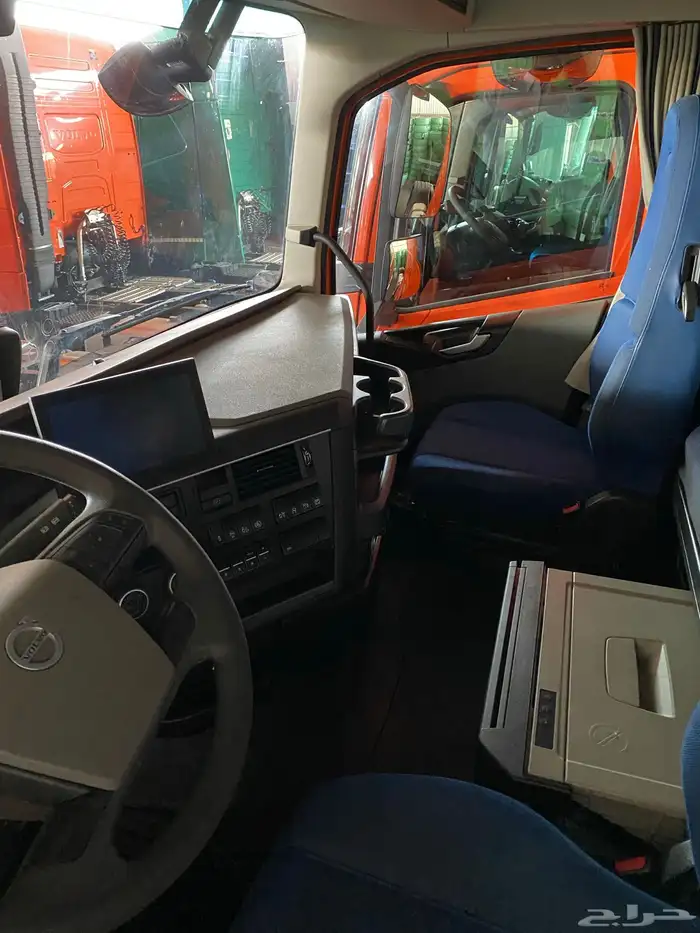 شاحنات 2021 VOLVO 8