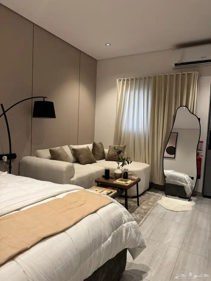 استديو للتقبل او الايجار في حق العقيق 3